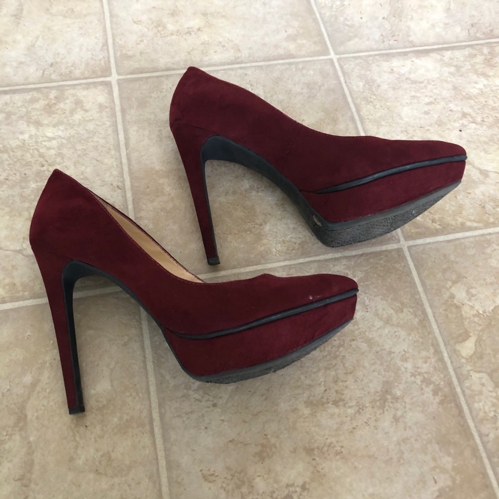 Shoes - Picture 3 of 4
